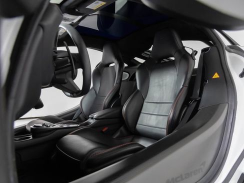 Used 2022 McLaren GT image 35
