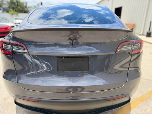 Used 2023 Tesla Model Y Performance AWD/4WD image 4
