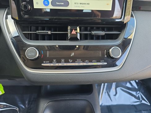 Used 2024 Toyota Corolla LE image 23