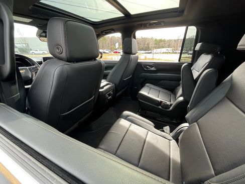 Used 2023 Chevrolet Suburban High Country image 42