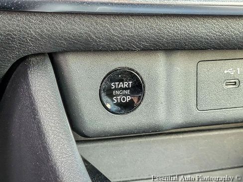 Used 2024 Nissan Rogue SV FWD image 19