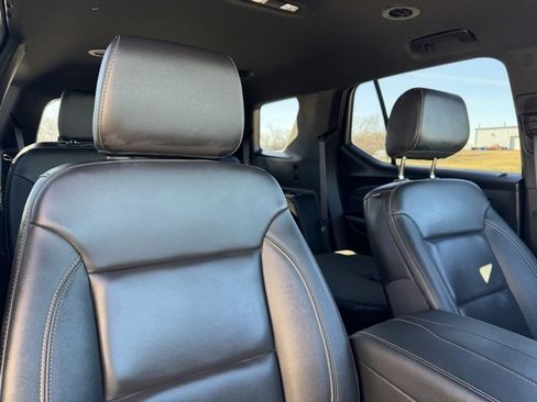 Used 2023 Chevrolet Traverse LT w/ LPO, Floor Liner Package image 11