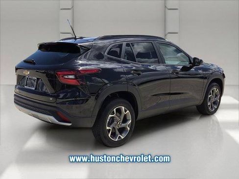 New 2026 Chevrolet Trax LT FWD image 5