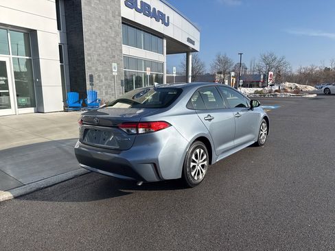 Used 2021 Toyota Corolla LE image 5