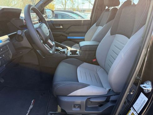 Used 2025 Toyota Tacoma TRD Off-Road image 24