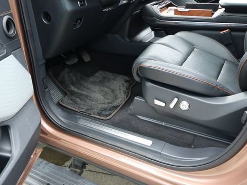 Used 2025 Lincoln Navigator Black Label AWD/4WD image 14
