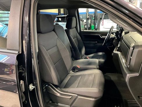 Used 2023 Chevrolet Silverado 1500 LT AWD/4WD image 11