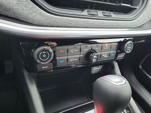 New 2026 Jeep Compass Latitude image 16