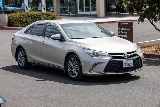 Used 2017 Toyota Camry SE FWD image 6