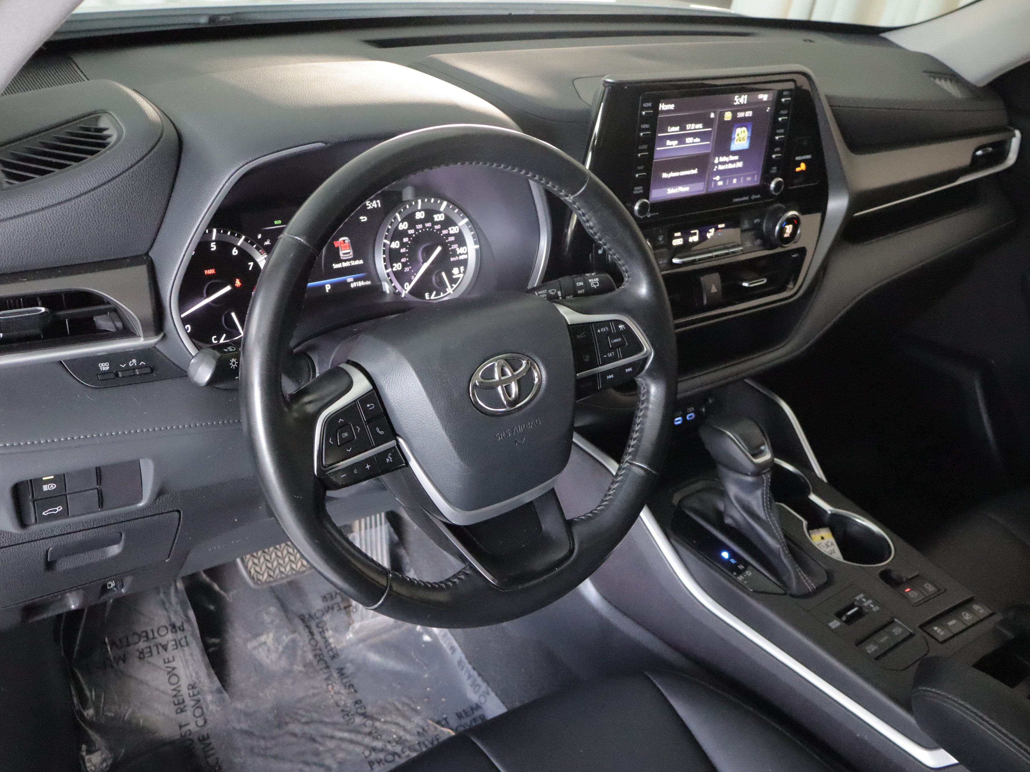 Used 2022 Toyota Highlander XLE AWD/4WD image 12