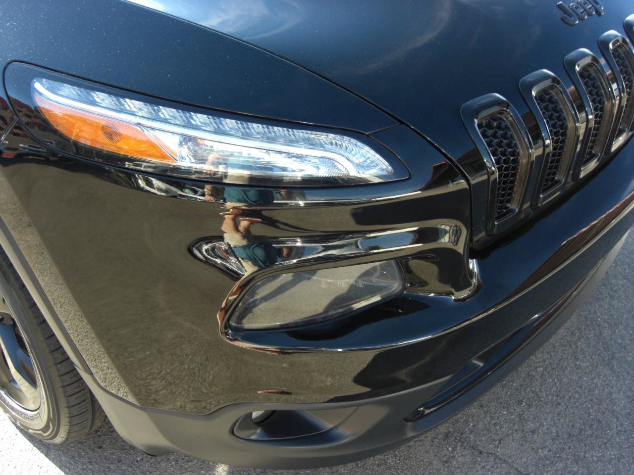 Used 2018 Jeep Cherokee Limited w/ High Altitude Package FWD image 18