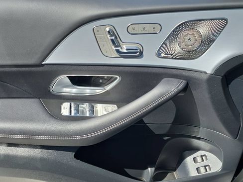 Used 2025 Mercedes-Benz GLE 450e 4MATIC image 31