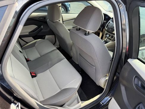 Used 2012 Ford Focus SE FWD image 18