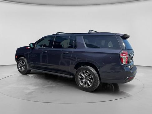 Certified 2022 Chevrolet Suburban Z71 w/ Luxury Package AWD/4WD image 3