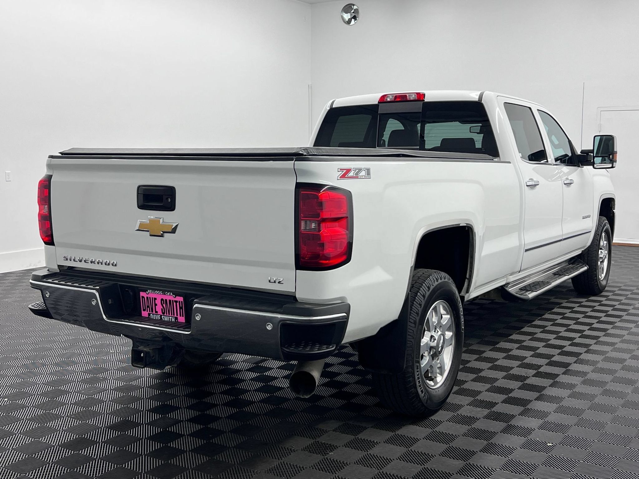 Used 2015 Chevrolet Silverado 3500 LTZ w/ Duramax Plus Package AWD/4WD image 8