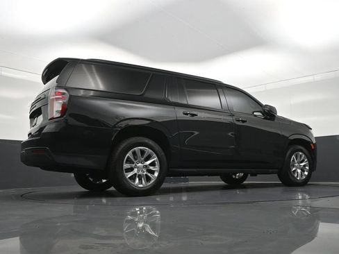 Used 2024 Chevrolet Suburban RST w/ Luxury Package RWD image 29