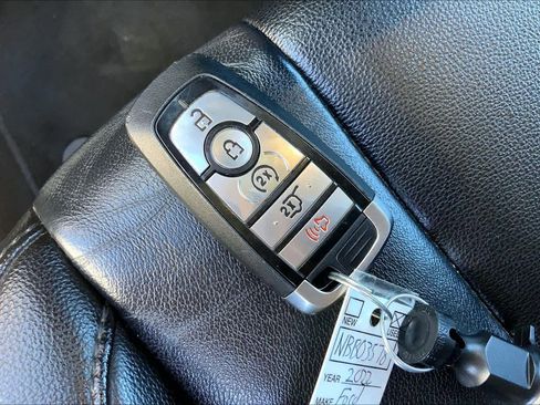 Certified 2022 Ford Edge Titanium image 14