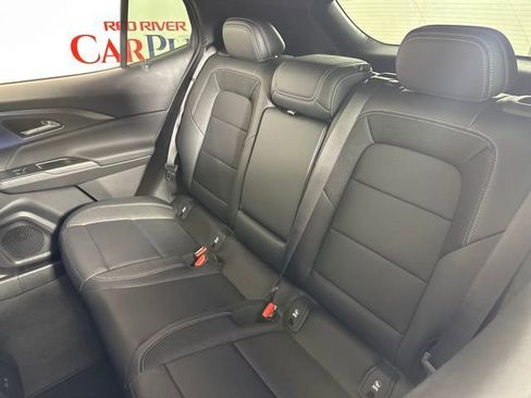 New 2025 Chevrolet Equinox EV LT image 17