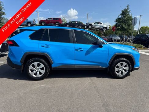 Used 2019 Toyota RAV4 LE w/ Carpet Mat Package FWD image 5