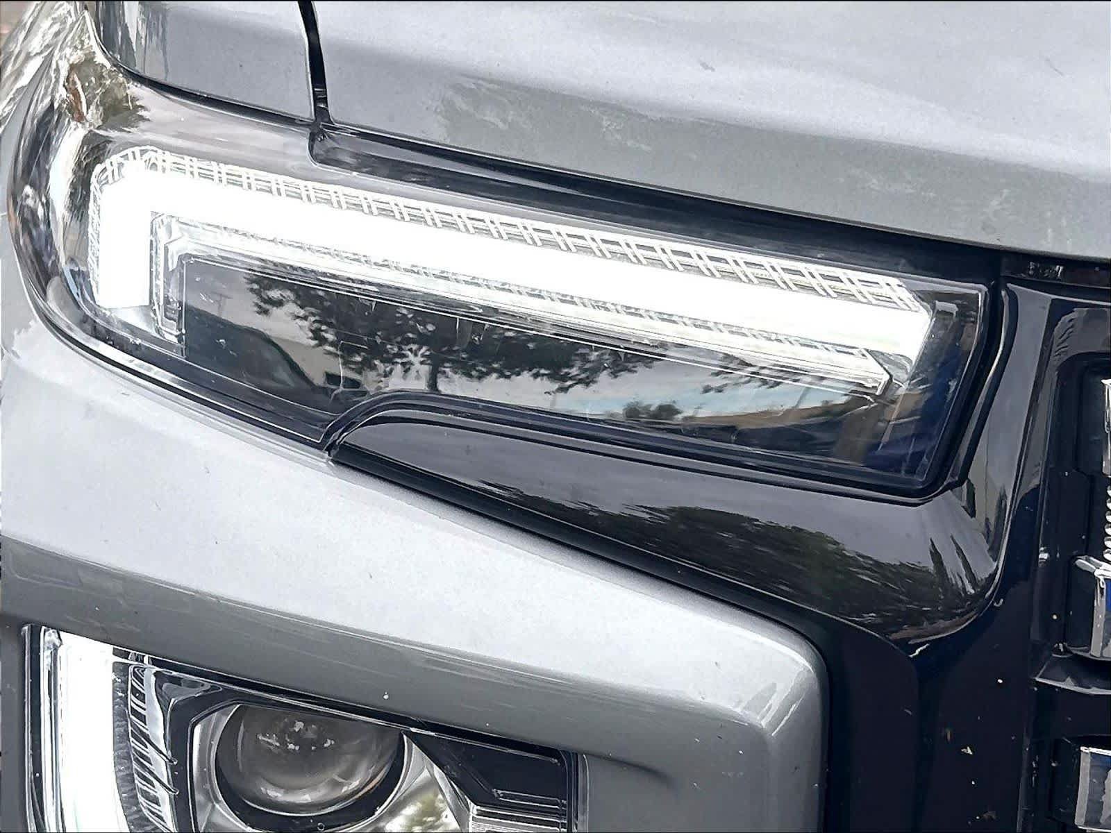 Used 2025 GMC Canyon Denali AWD/4WD image 14
