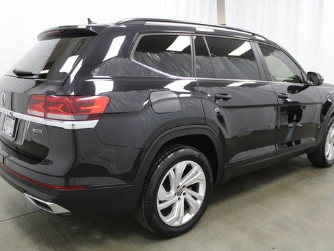 Used 2021 Volkswagen Atlas SE image 3