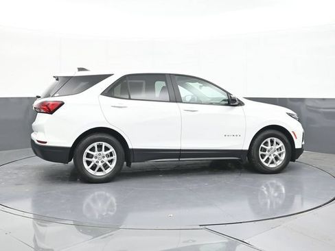 Used 2024 Chevrolet Equinox LS w/ LS Convenience Package FWD image 16