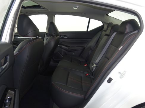 New 2025 Nissan Altima 2.5 SR w/ SR Premium Package image 7