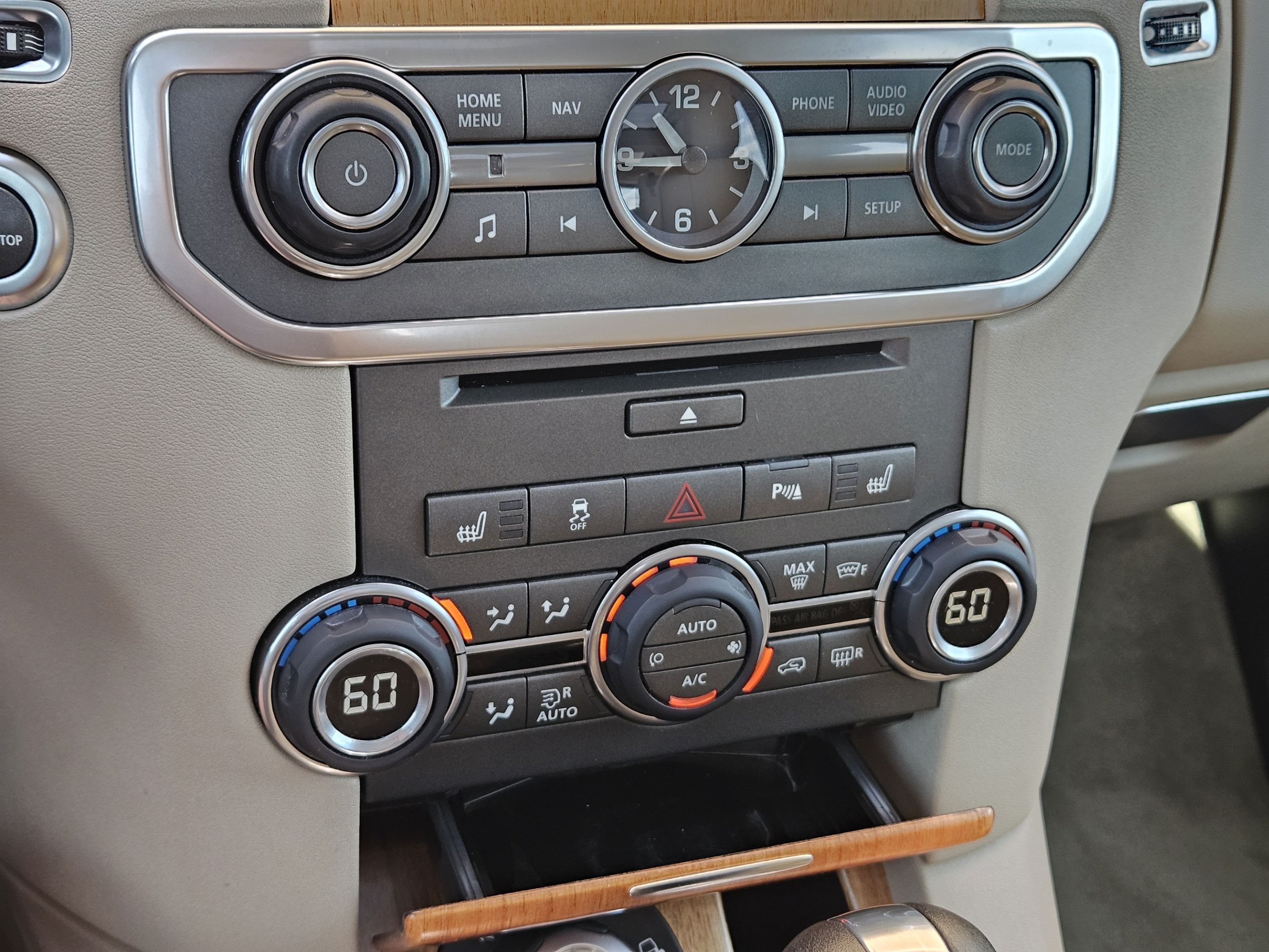 Used 2012 Land Rover LR4 HSE AWD/4WD image 17