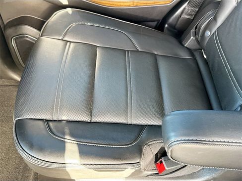 Used 2020 GMC Yukon Denali image 29