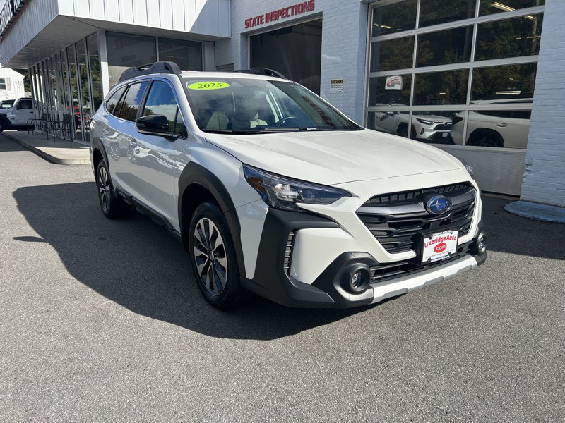 Used 2025 Subaru Outback Limited AWD/4WD image 2