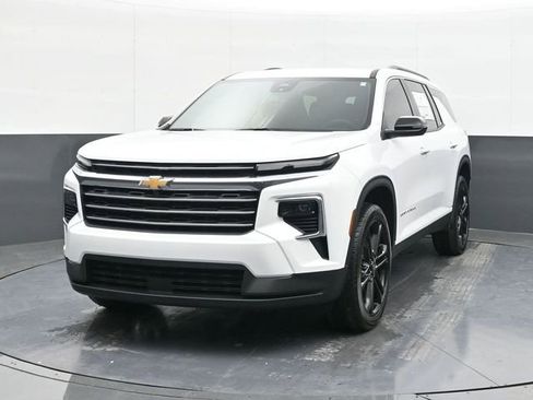 New 2026 Chevrolet Traverse LT w/ LPO, Floor Liner Package image 2