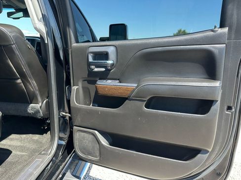 Used 2018 GMC Sierra 3500 Denali image 21