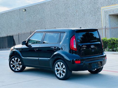 Used 2013 Kia Soul ! FWD image 6