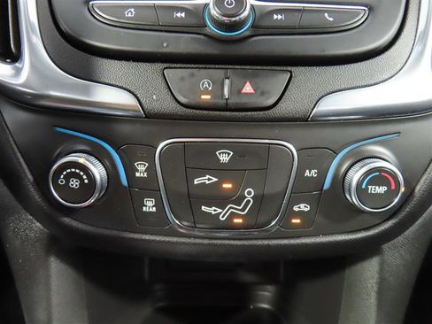 Used 2022 Chevrolet Equinox LT AWD/4WD image 22