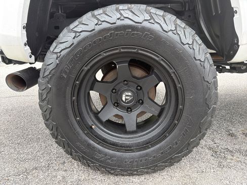 Used 2022 Toyota Tacoma SR5 w/ Technology Package RWD image 18