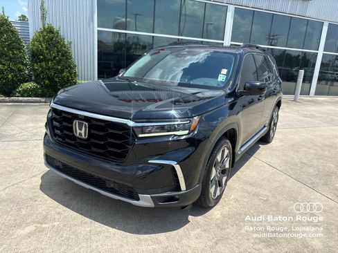 Used 2024 Honda Pilot Elite image 1