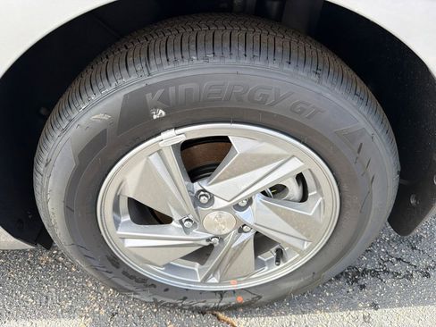 New 2026 Hyundai Elantra SE image 19