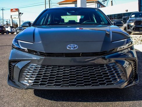 Used 2025 Toyota Camry XSE FWD image 2