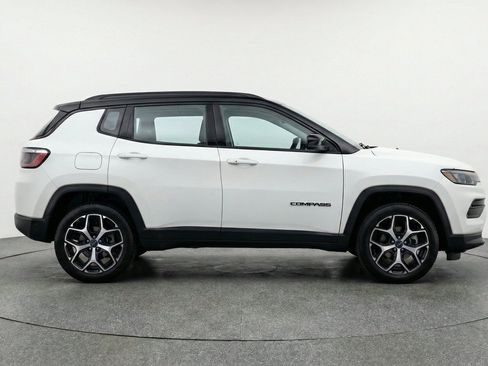 Used 2025 Jeep Compass Limited AWD/4WD image 11