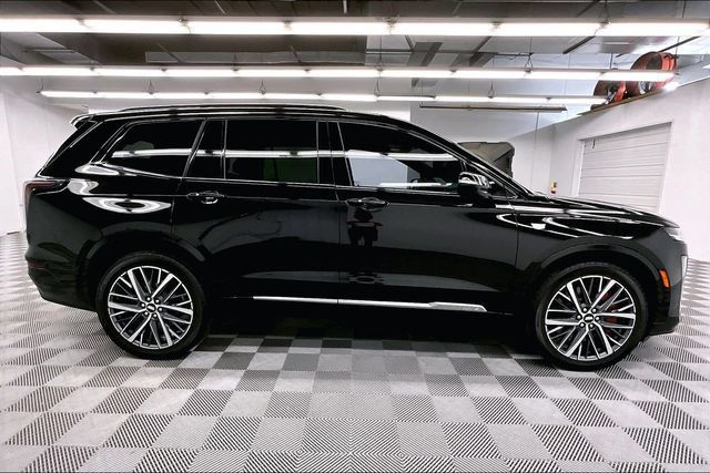 Used 2024 Cadillac XT6 Sport w/ Technology Package AWD/4WD image 15