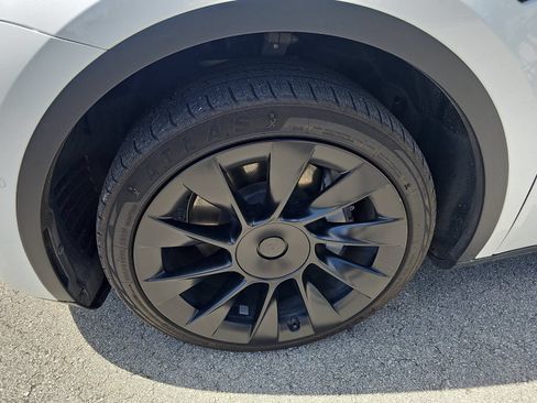 Used 2021 Tesla Model Y Long Range AWD/4WD image 10