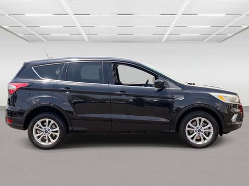 Used 2017 Ford Escape SE FWD image 6