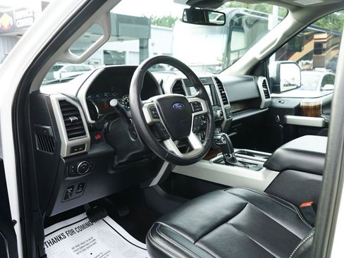 Used 2019 Ford F150 Lariat w/ Equipment Group 502A Luxury image 14