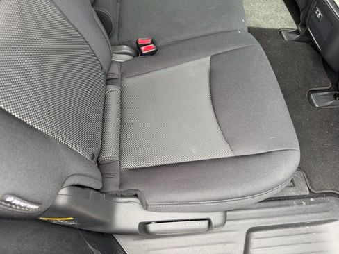 Used 2019 Nissan Pathfinder S image 19