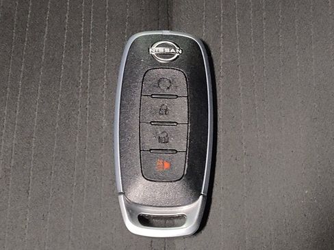 Used 2021 Nissan Rogue SV FWD image 32
