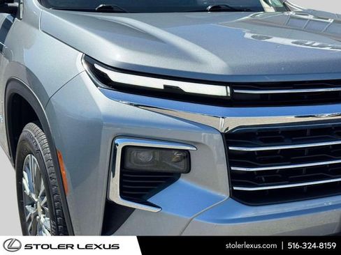 Used 2024 Chevrolet Traverse LT AWD/4WD image 9
