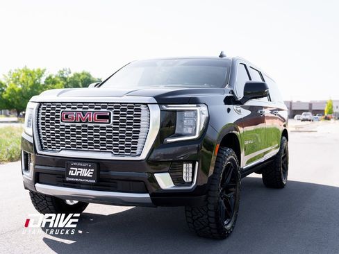 Used 2023 GMC Yukon XL Denali image 5