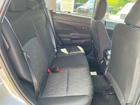 Used 2025 Mitsubishi Outlander Sport ES AWD/4WD image 17