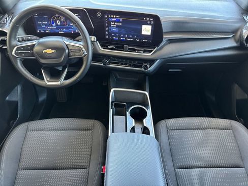 Used 2025 Chevrolet Equinox LT AWD/4WD image 14