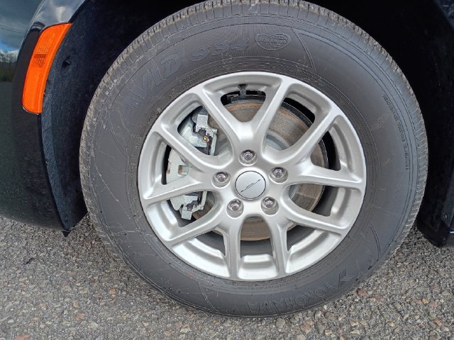 New 2027 Chrysler Pacifica Select FWD image 23